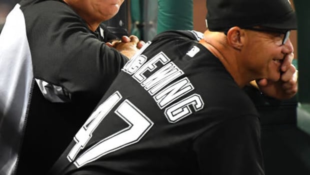Rick Renteria and Joe McEwing 2018-07-25 (Jayne Kamin-Oncea) gettyimages-1009611980-612x612